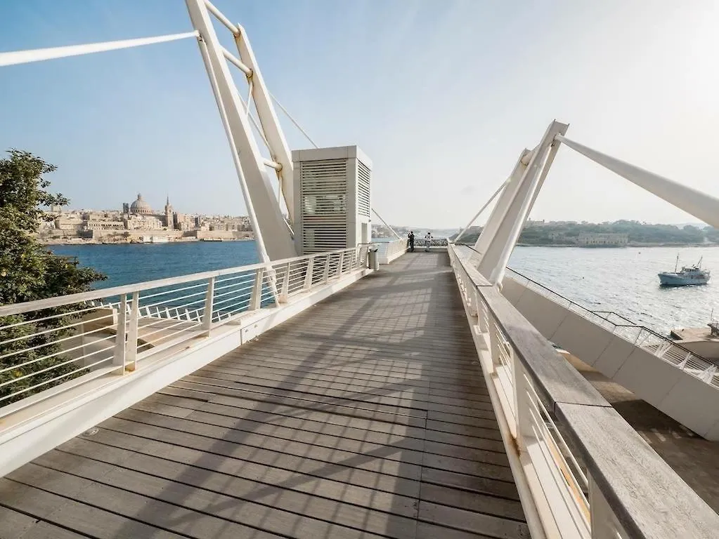 Unbeatable Location Valletta And Harbour Views Apartment Sliema